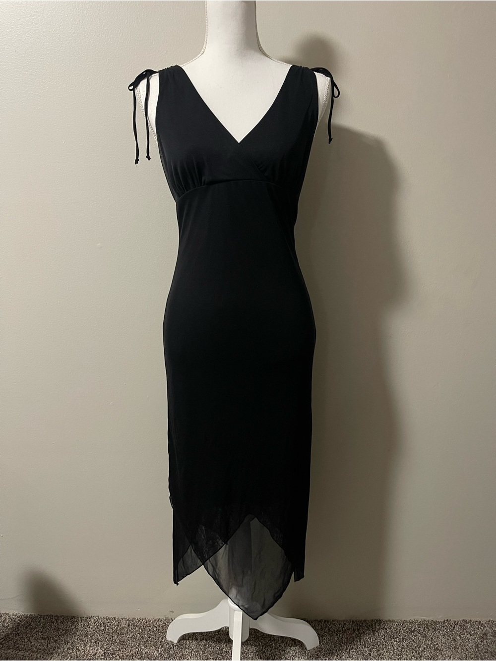 Vintage Up front Black V-Neck Tie-Shoulder Midi Dress